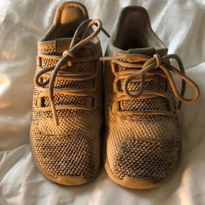 Toddler tennis shoes